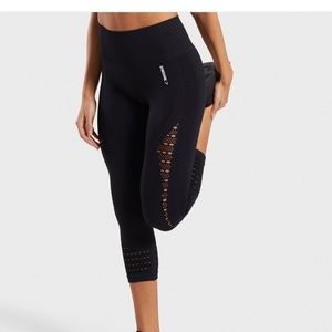 Gymshark Black Energy+ Highwaisted Cropped Legging
